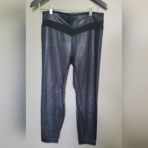 Zyia Metallic Crops 16/18 EUC